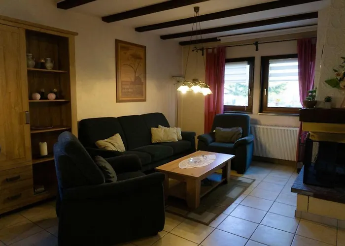 Haus Waldfrieden Og 塔尔方